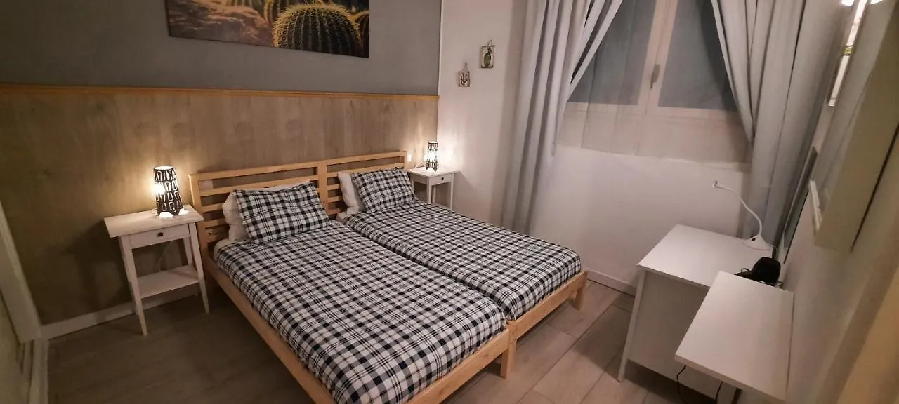 Lanzarote Beach Apartment: Beachfront Oasis in Costa Teguise 0*,