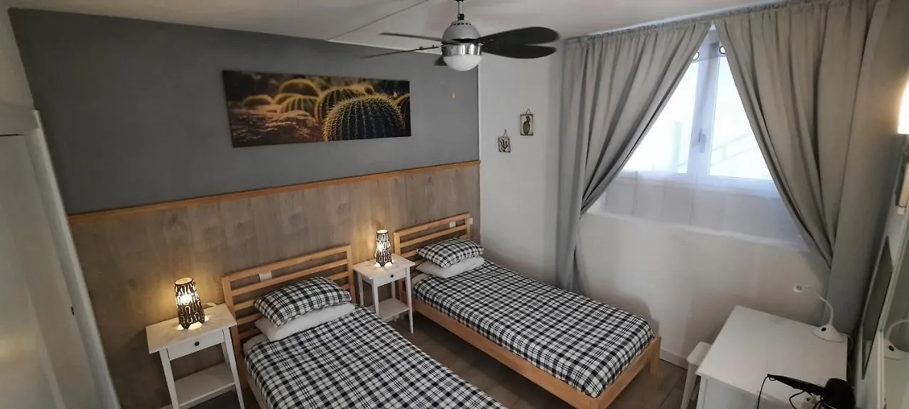 Lanzarote Beach Apartment: Beachfront Oasis in Costa Teguise