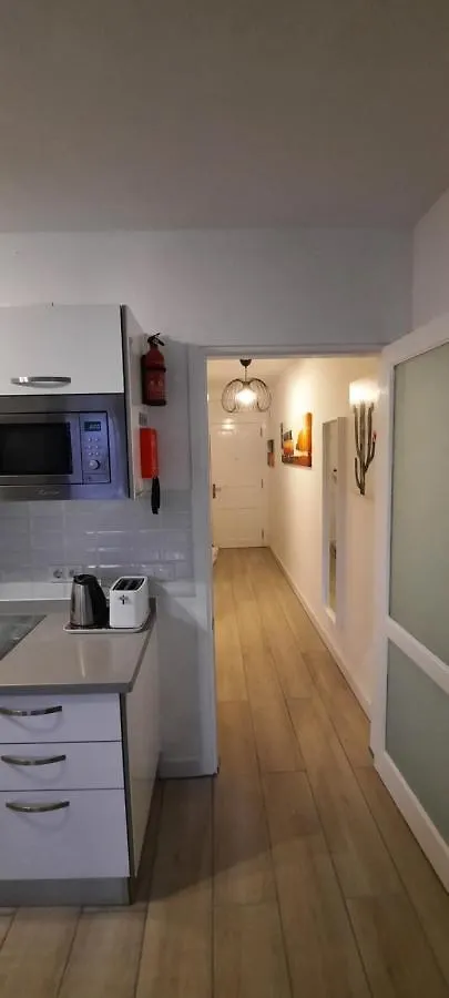 Lanzarote Beach Apartment: Beachfront Oasis in Costa Teguise